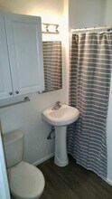 5042 W Point Loma Blvd, Unit 2 in San Diego, CA - Foto de edificio - Building Photo