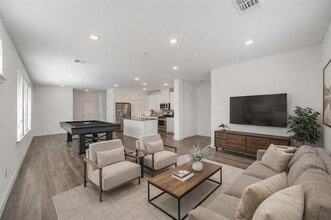 405 Matchbox St in Lantana, TX - Foto de edificio - Building Photo