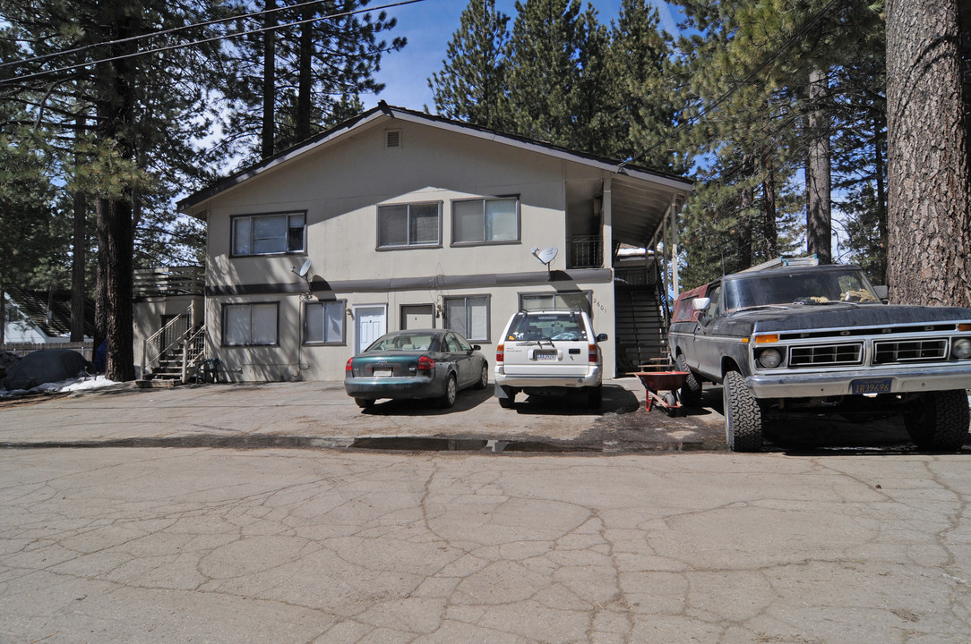 2601 Sussex Ave in South Lake Tahoe, CA - Foto de edificio