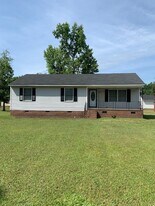 408 Holly Ave in Jarratt, VA - Building Photo