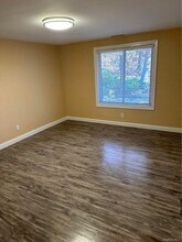 12 Sagamore Hills Dr in Port Jefferson Station, NY - Foto de edificio - Building Photo