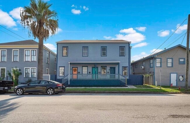 property at 805 10th St