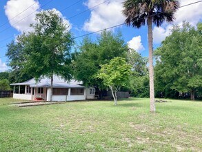 940 NE 5th Ave in Crystal River, FL - Building Photo - Building Photo