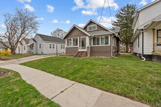 3852 watson ave in Toledo, OH - Foto de edificio - Building Photo