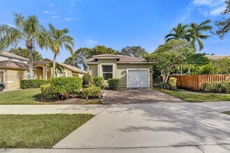 4118 Sapphire Terrace in Weston, FL - Building Photo - Building Photo