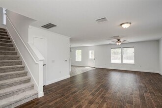 8705 Davis Oaks Trail in Austin, TX - Building Photo - Building Photo