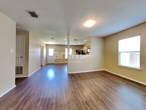 1741 Trego Dr in Justin, TX - Foto de edificio - Building Photo