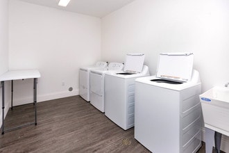 The James - Luxury Senior Residences in Ferndale, MI - Foto de edificio - Interior Photo