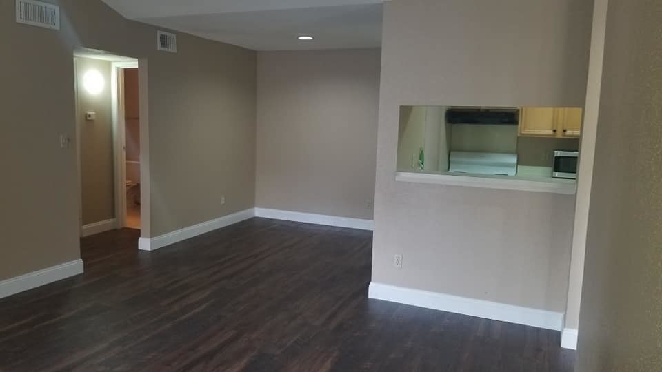 733 Riverside Dr in Coral Springs, FL - Building Photo
