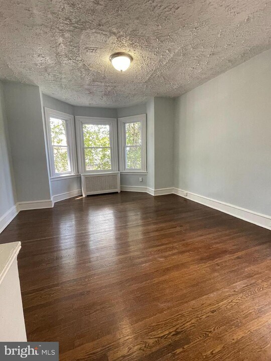 5113 N 13th St in Philadelphia, PA - Building Photo