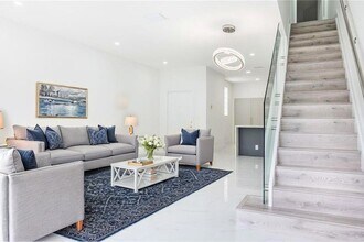 2134 Pasa Verde Ln in Weston, FL - Building Photo - Building Photo