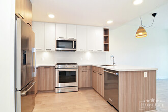 14022 North Bluff Rd in White Rock, BC - Building Photo - Building Photo