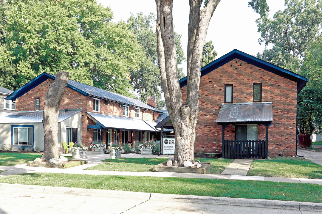 Sixth Street Lofts in Royal Oak, MI - Foto de edificio