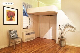 105 W 77th St in New York, NY - Building Photo - Building Photo