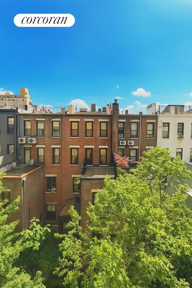 30 W 90th St in New York, NY - Building Photo - Building Photo