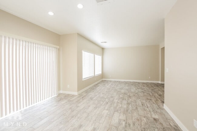 1227 Sunny Acres Ave in North Las Vegas, NV - Building Photo - Building Photo