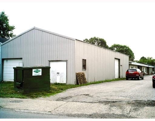 1200 Main St in Nitro, WV - Foto de edificio - Other