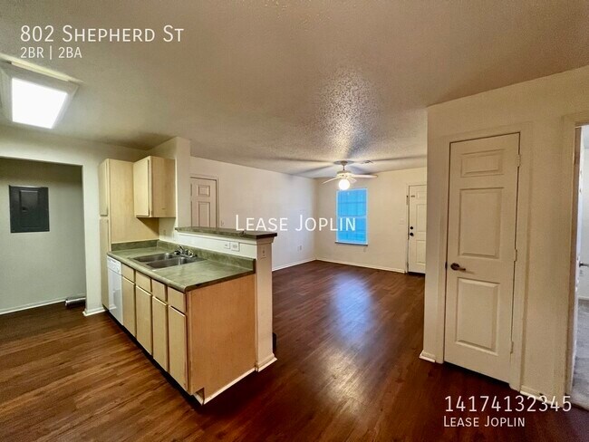 802 Shepherd St in Fort Scott, KS - Building Photo - Building Photo