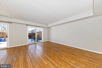 17707 Amity Dr in Gaithersburg, MD - Building Photo - Building Photo