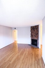 725 E Providencia Ave in Burbank, CA - Building Photo - Building Photo