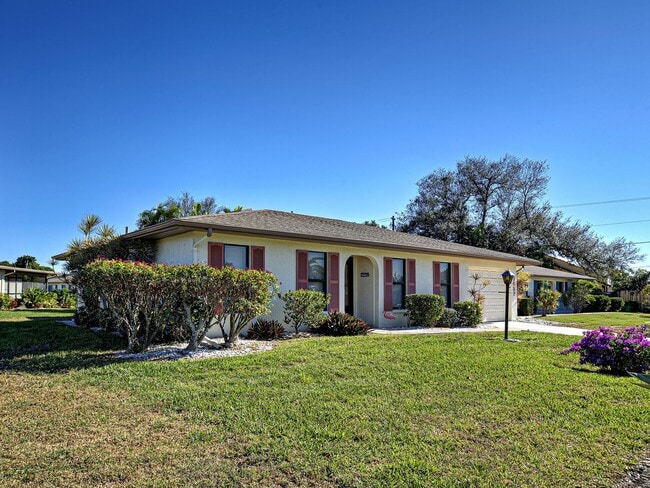 1657 Bal Harbour Dr in Venice, FL - Building Photo - Building Photo