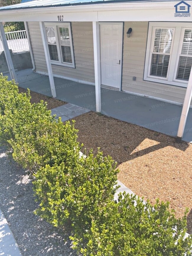 107 Walker St in McMinnville, TN - Foto de edificio - Building Photo