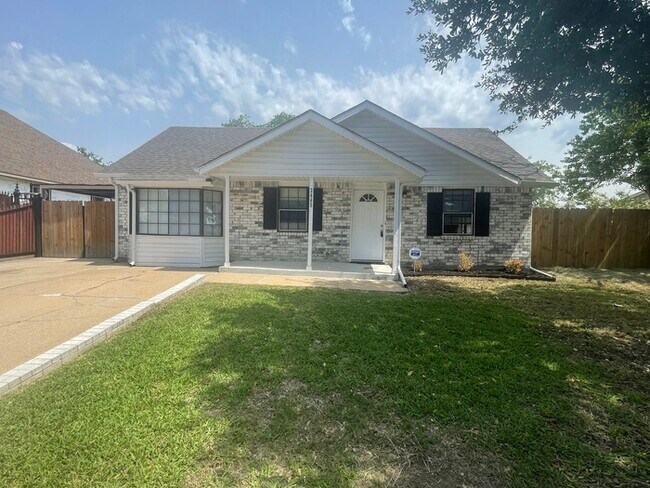 property at 2465 Chadwick Dr
