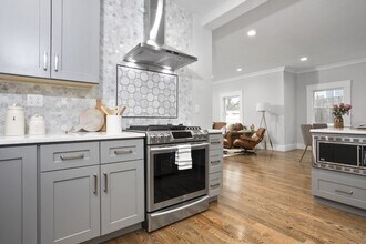 10 Grant St in Somerville, MA - Building Photo - Building Photo