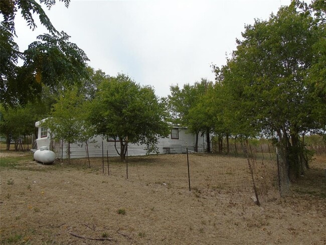 910 Bunton Ln in Uhland, TX - Building Photo - Building Photo
