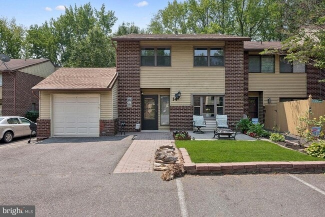 14 Laurel Ct