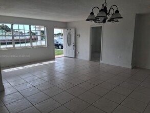 2975 NW 212th St in Miami Gardens, FL - Building Photo - Building Photo