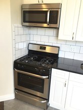 102 Lanza Ave, Unit 2 in Garfield, NJ - Foto de edificio - Building Photo