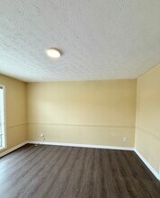 1025 Eagle Pointe Dr NW in Lawrenceville, GA - Building Photo - Building Photo