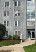 5215 Le Parc Dr in Wilmington, DE - Building Photo