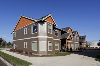 1540 Southwest 53rd in Corvallis, OR - Foto de edificio - Building Photo