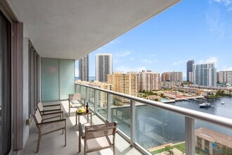 2602 E Hallandale Beach Blvd, Unit SI ID1227353P in Hallandale Beach, FL - Foto de edificio - Building Photo