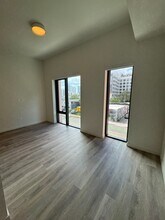 52 NW 32nd St, Unit A1 in Miami, FL - Building Photo - Building Photo