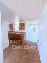 4243 E Lee St in Tucson, AZ - Building Photo - Building Photo