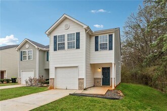 324 Reedell Way in Villa Rica, GA - Building Photo - Building Photo