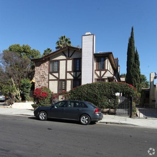 1348 N Orange Dr, Unit 2 in Los Angeles, CA - Building Photo - Building Photo