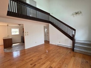 362 Somerset Dr in East Stroudsburg, PA - Foto de edificio - Building Photo