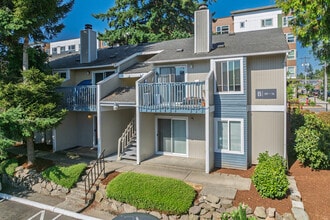 Seasons in Tukwila, WA - Foto de edificio - Building Photo