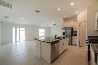 4113 84th Ct E in Palmetto, FL - Foto de edificio - Building Photo