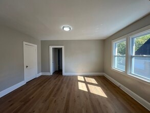 2310 Indian Mound Ave, Unit 2 in Norwood, OH - Building Photo - Building Photo