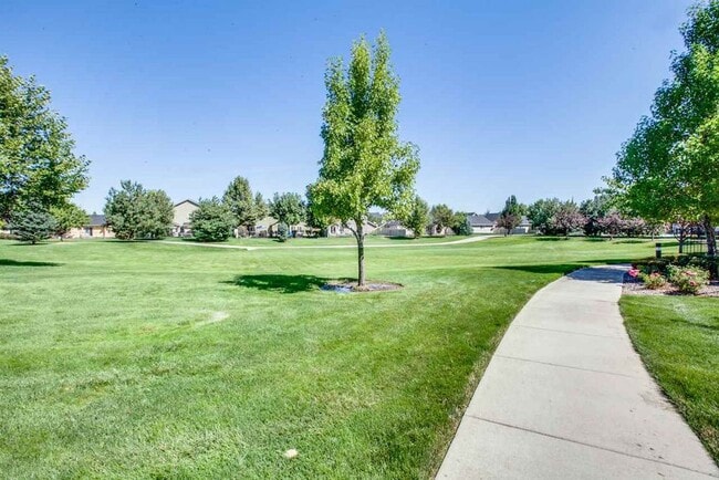 4322 E Arch Dr in Meridian, ID - Foto de edificio - Building Photo