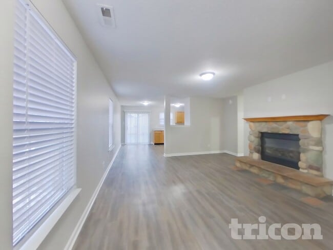 10341 Buckshire Ln in Indianapolis, IN - Foto de edificio - Building Photo