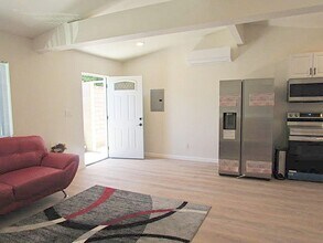 22248 Vanowen St in Los Angeles, CA - Building Photo - Building Photo
