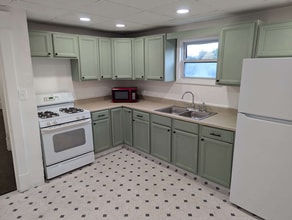 1323 Oak St in Parkersburg, WV - Foto de edificio - Building Photo