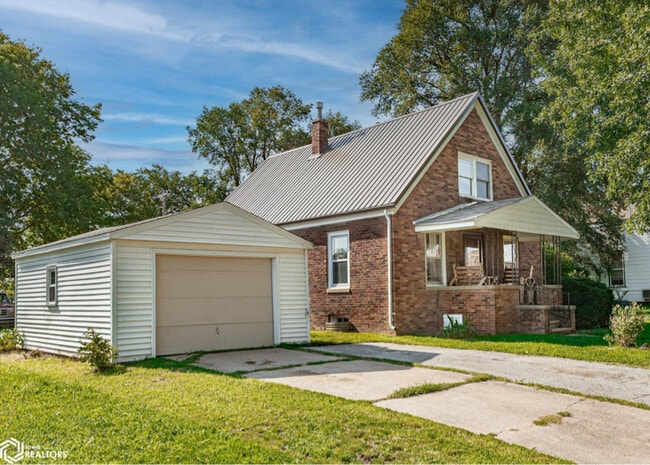 property at 612 Main St