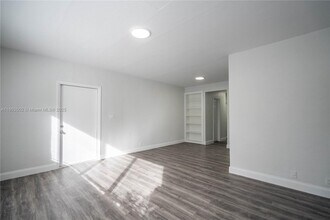 6871 Abbott Ave in Miami Beach, FL - Building Photo - Building Photo